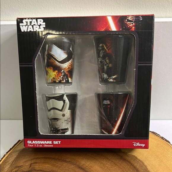 Star Wars 4 Piece Shot Glass Set new in box - Picture 1 of 3